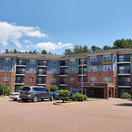 Smart Suites On The Hill South Burlington Bagian luar foto