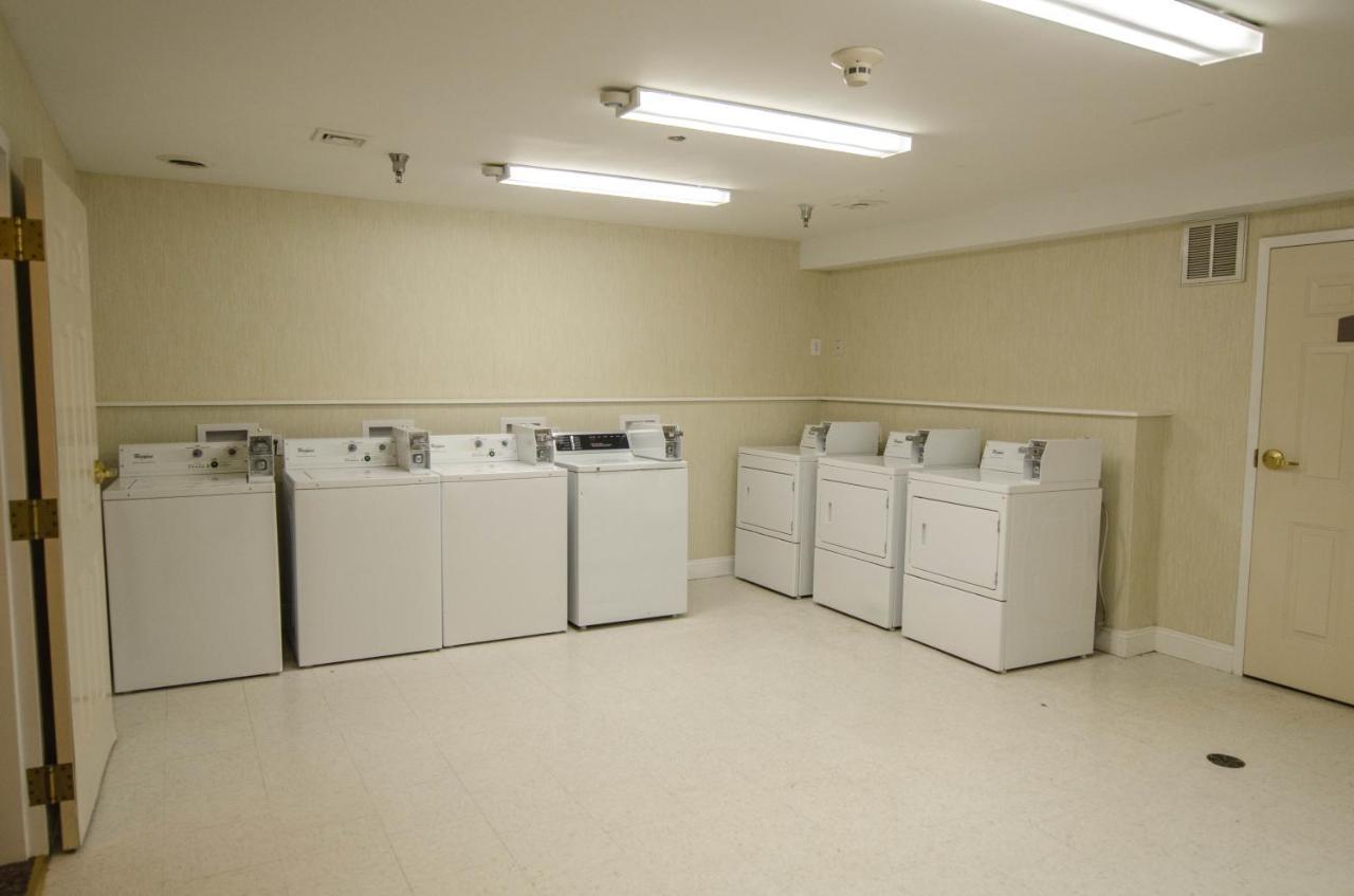 Smart Suites On The Hill South Burlington Bagian luar foto
