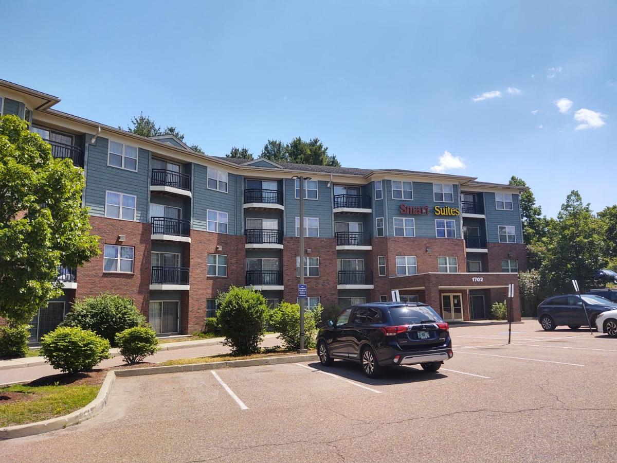 Smart Suites On The Hill South Burlington Bagian luar foto